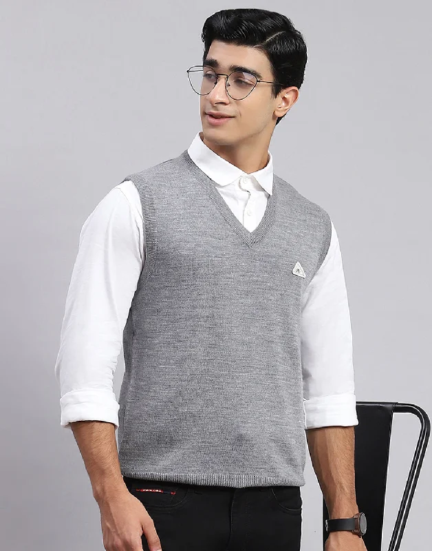 Men Grey Solid V Neck Sleeveless Sweaters/Pullovers