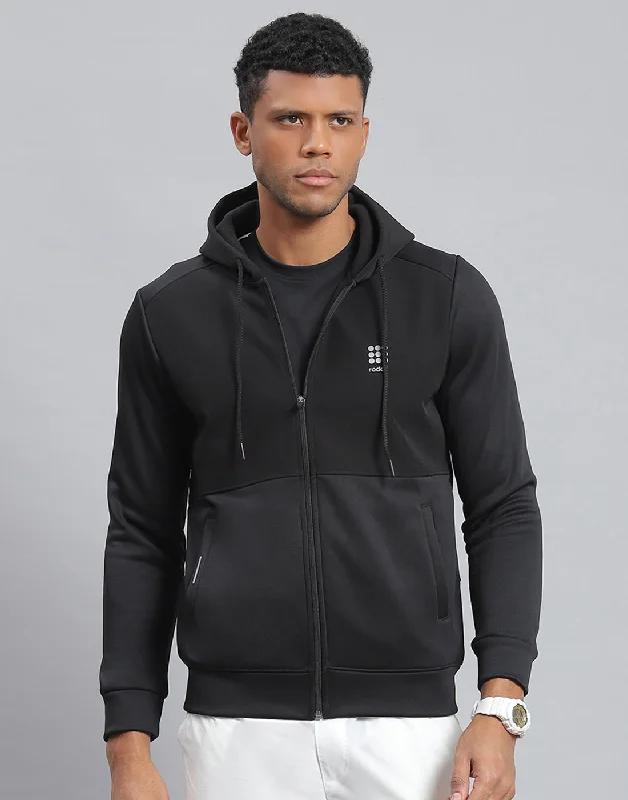 Men Black Solid Hooded Full Sleeve Sweatshirt