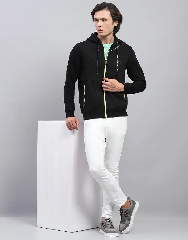 Men Black Solid Hooded Full Sleeve Sweatshirt